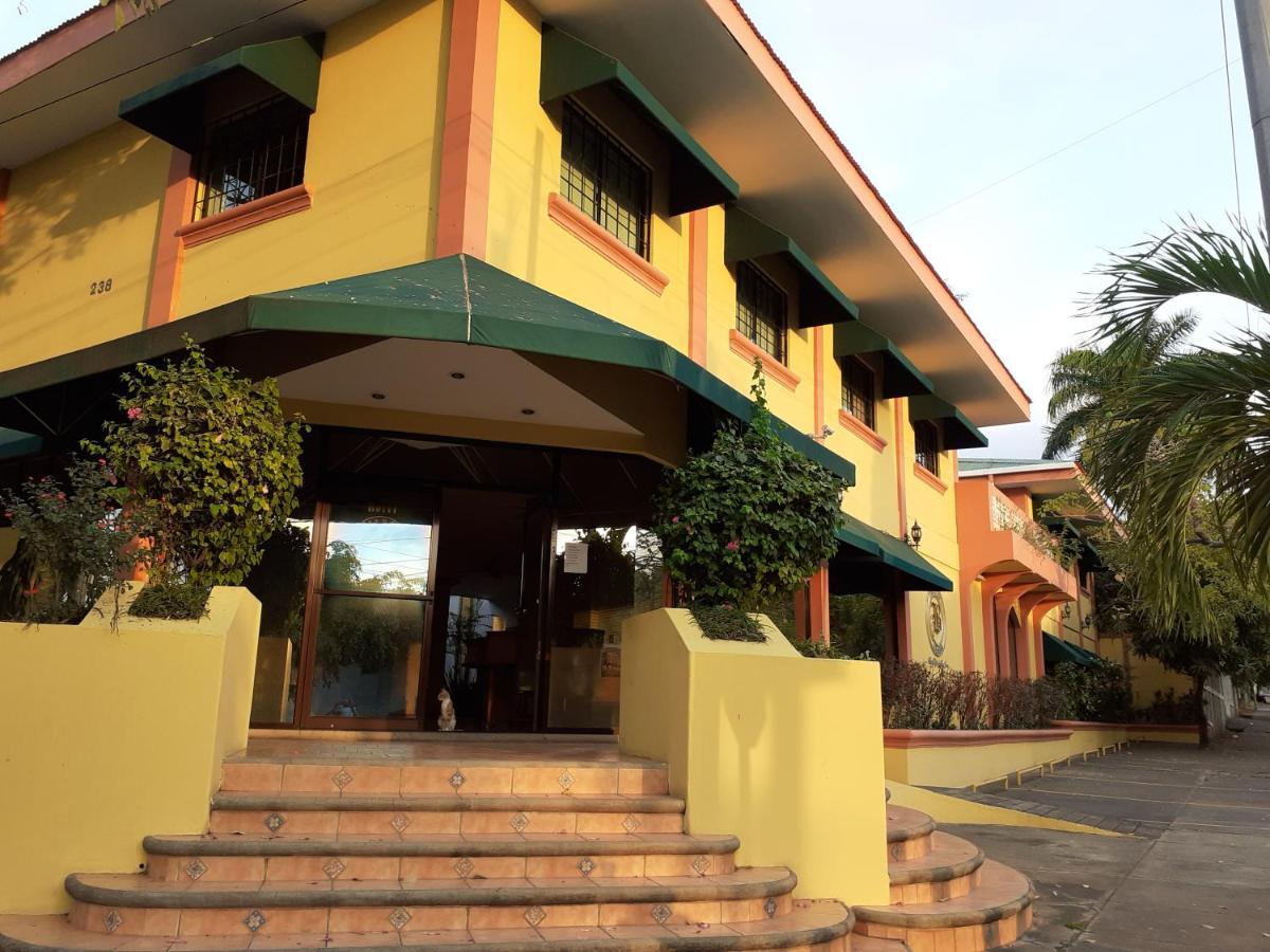 Hotel Brandts Los Robles De San Juan ماناجوا المظهر الخارجي الصورة
