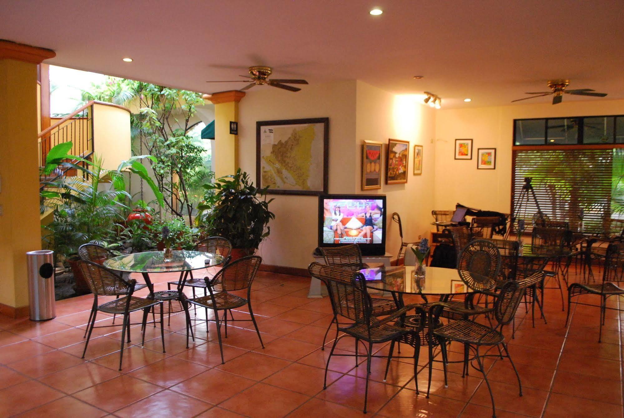 Hotel Brandts Los Robles De San Juan ماناجوا المظهر الخارجي الصورة
